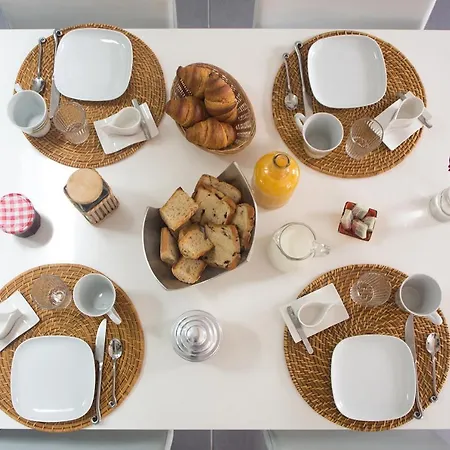 לינה וארוחת בוקר Maison Maupas Rouge Bellesserre